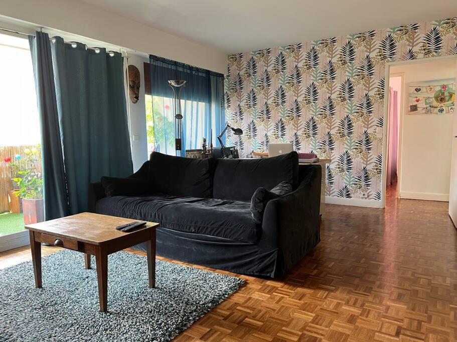 Grand Appartement Avec Balcon Et Parking Gratuit Sur Place Paris Exterior photo