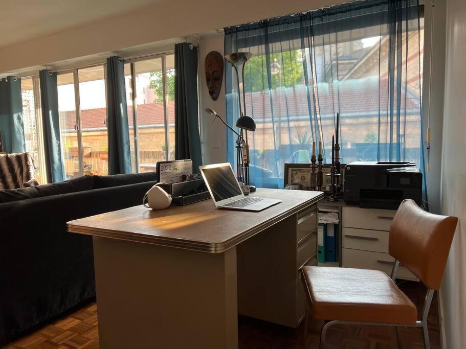 Grand Appartement Avec Balcon Et Parking Gratuit Sur Place Paris Exterior photo