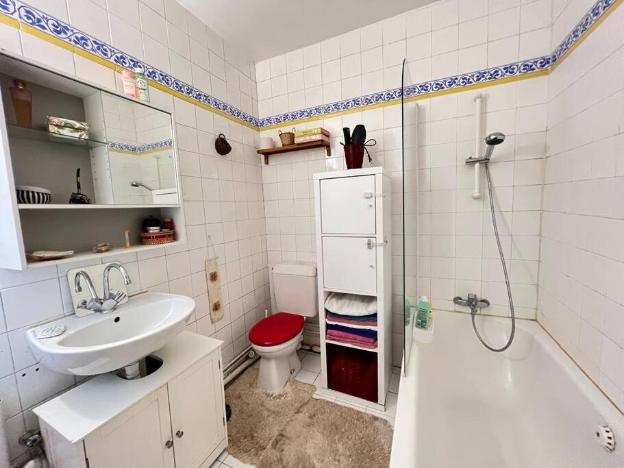 Grand Appartement Avec Balcon Et Parking Gratuit Sur Place Paris Exterior photo