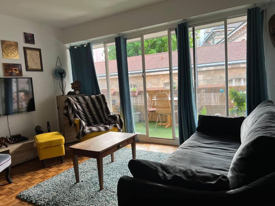Grand Appartement Avec Balcon Et Parking Gratuit Sur Place Paris Exterior photo